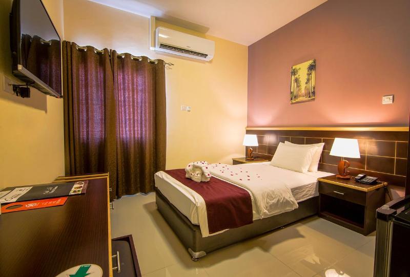 Mutrah Hotel Muskat Bagian luar foto