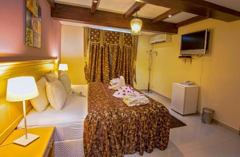 Mutrah Hotel Muskat Bagian luar foto