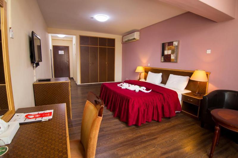 Mutrah Hotel Muskat Bagian luar foto