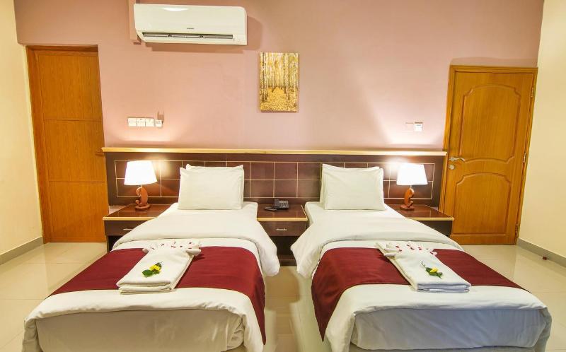 Mutrah Hotel Muskat Bagian luar foto
